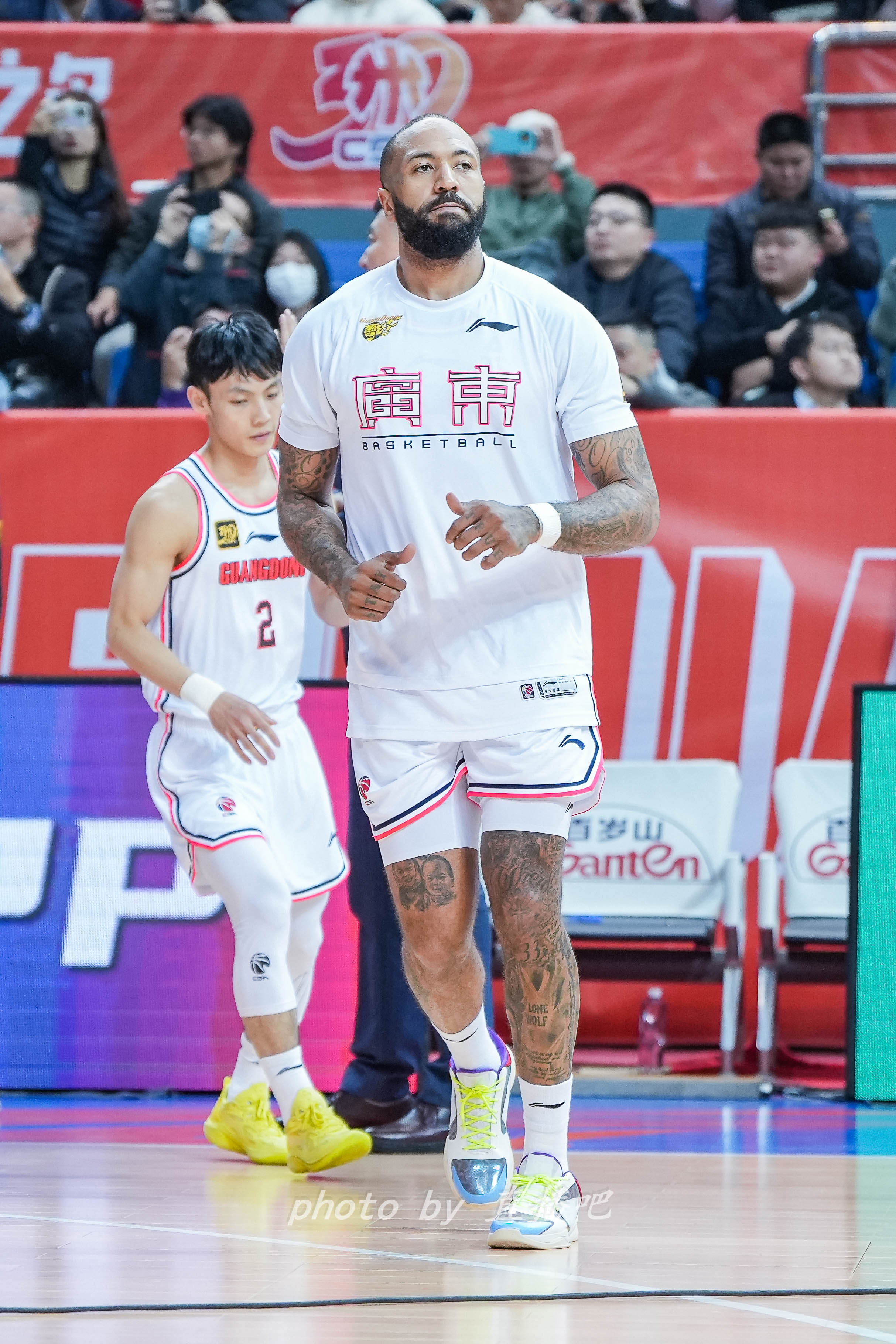  打得不錯！36歲吉倫沃特原本的第三外援卻成廣東男籃的真大腿