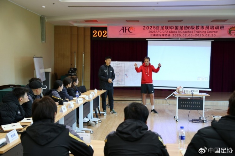  技術(shù)為王，中國(guó)足球踏上尋找靈魂之路