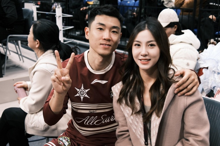  很搭！高詩巖妻子曬多張美照：打卡全明星 吉林下次見