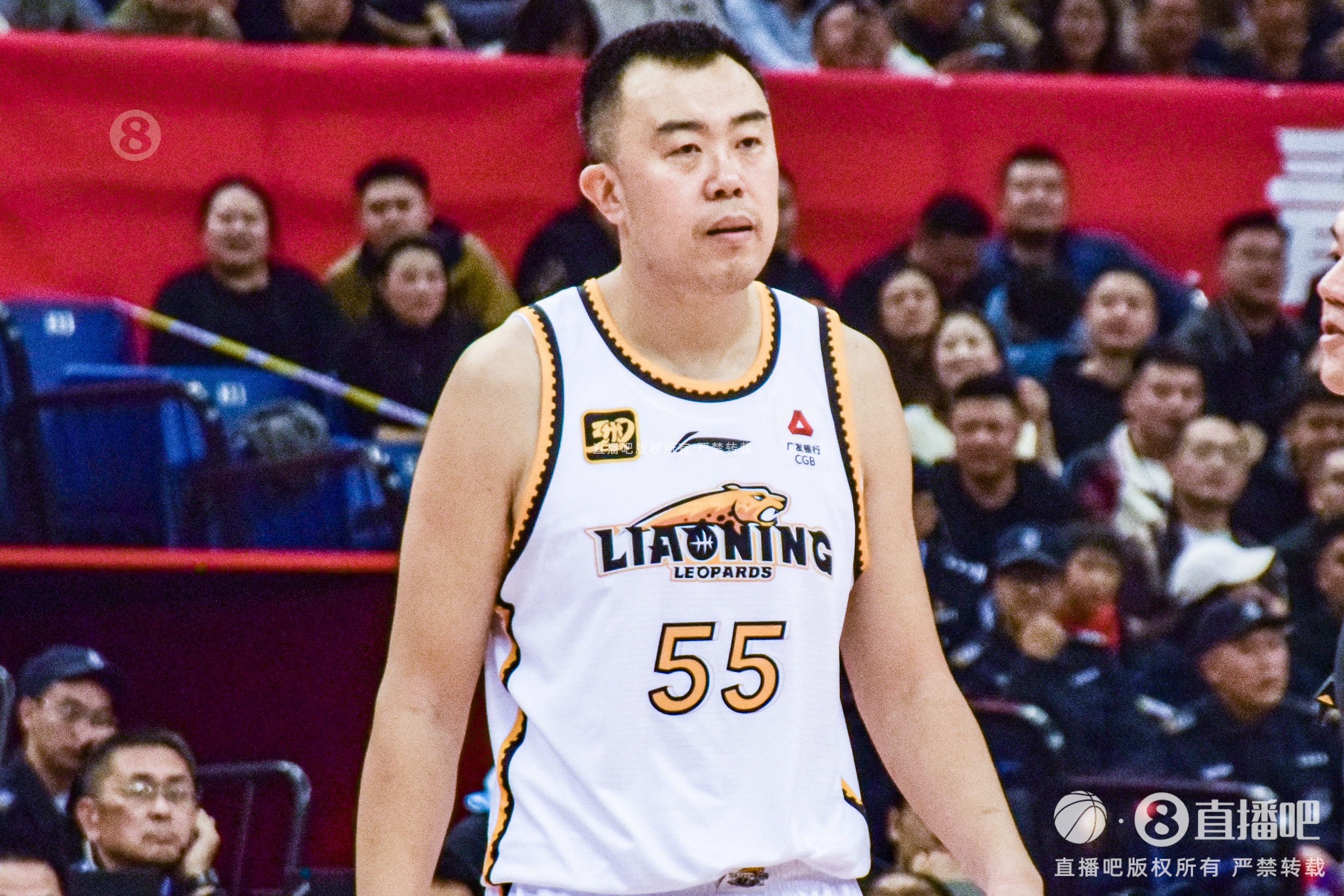  油箱滿滿的！韓德君上半場5投全中得到10分3板2助1斷