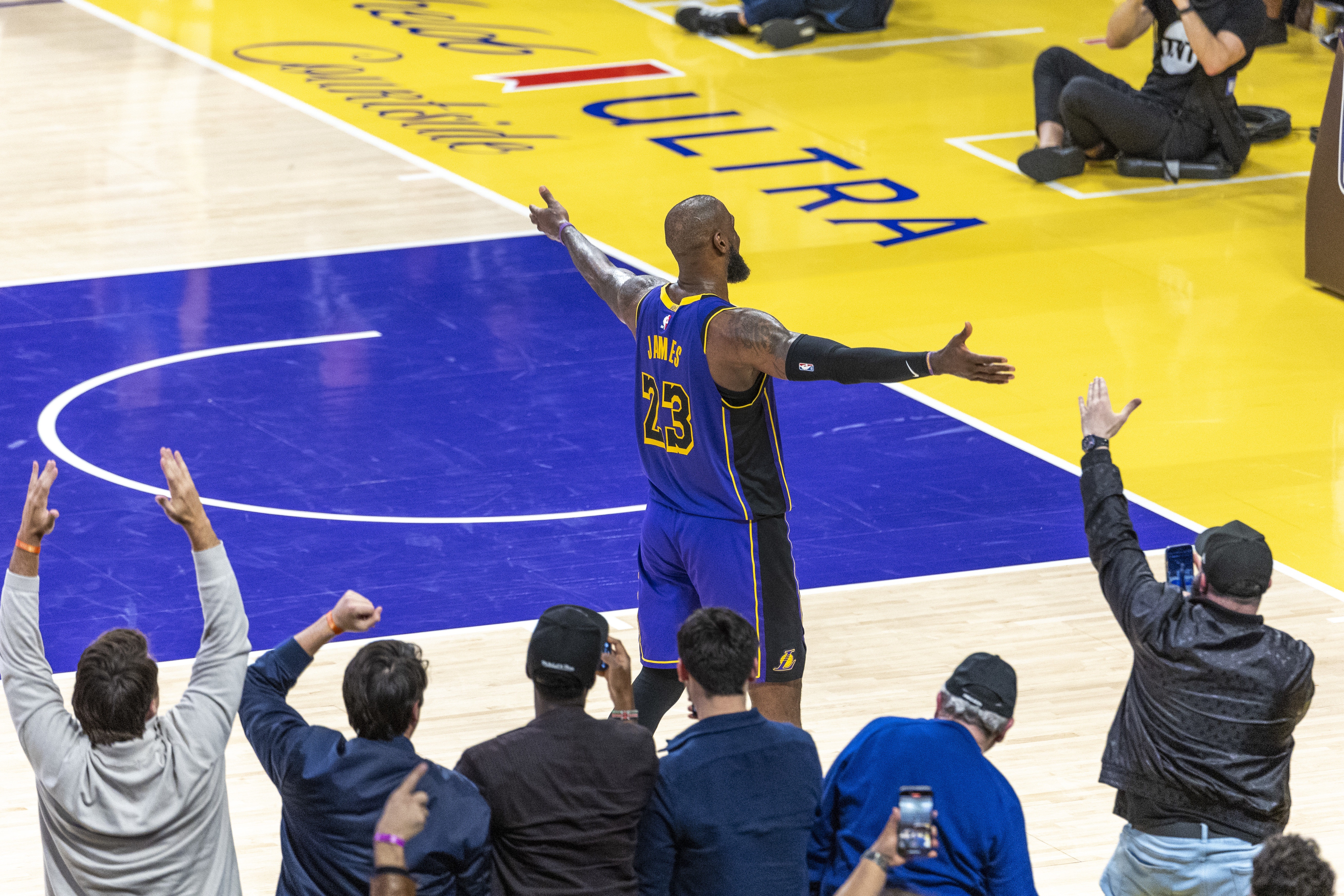  分析NBA目前的輿論環(huán)境：詹姆斯之后 聯(lián)盟門面成了一個燙手山芋？