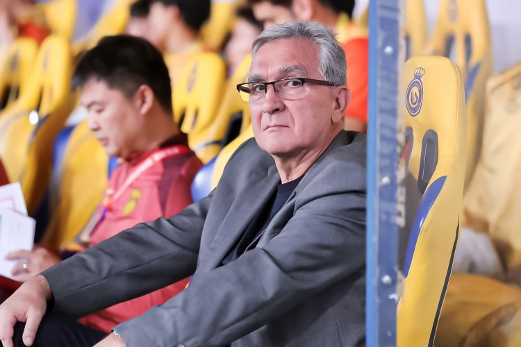  李佳悅：伊萬陣型打法讓我摸不著頭腦，上半場應(yīng)打541做好防守